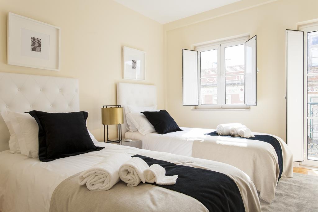 Joivy Graca Deluxe Apartments Lisbon Bagian luar foto